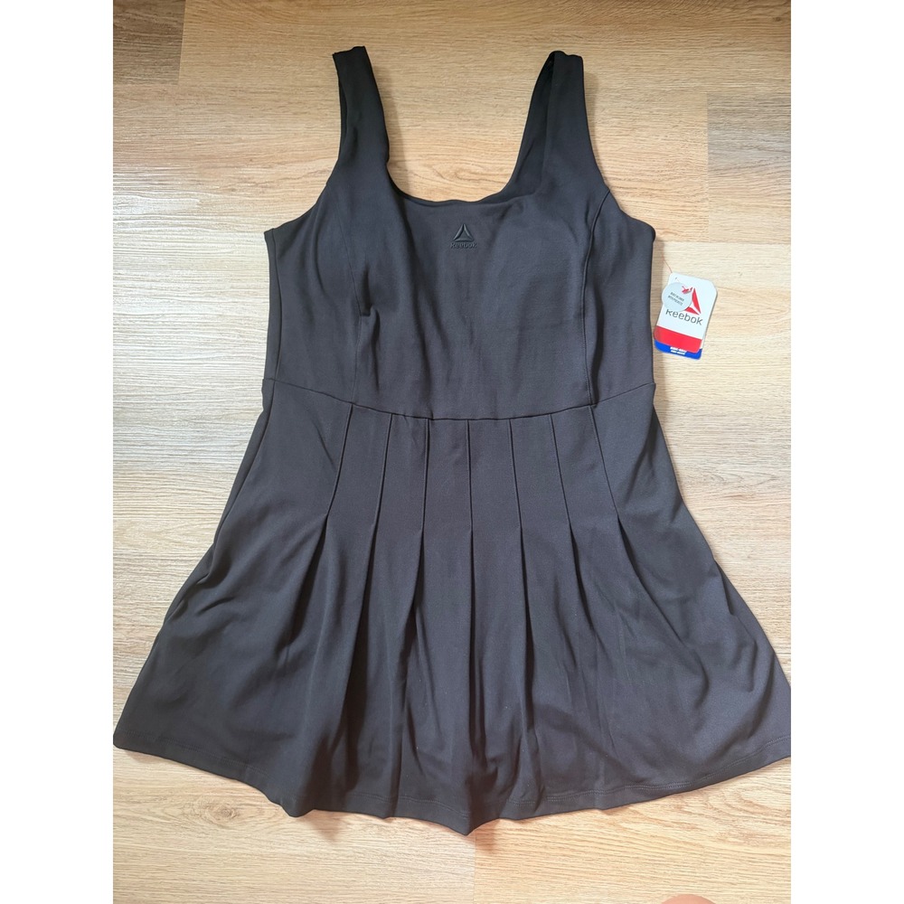 Women athletic pleated dress large